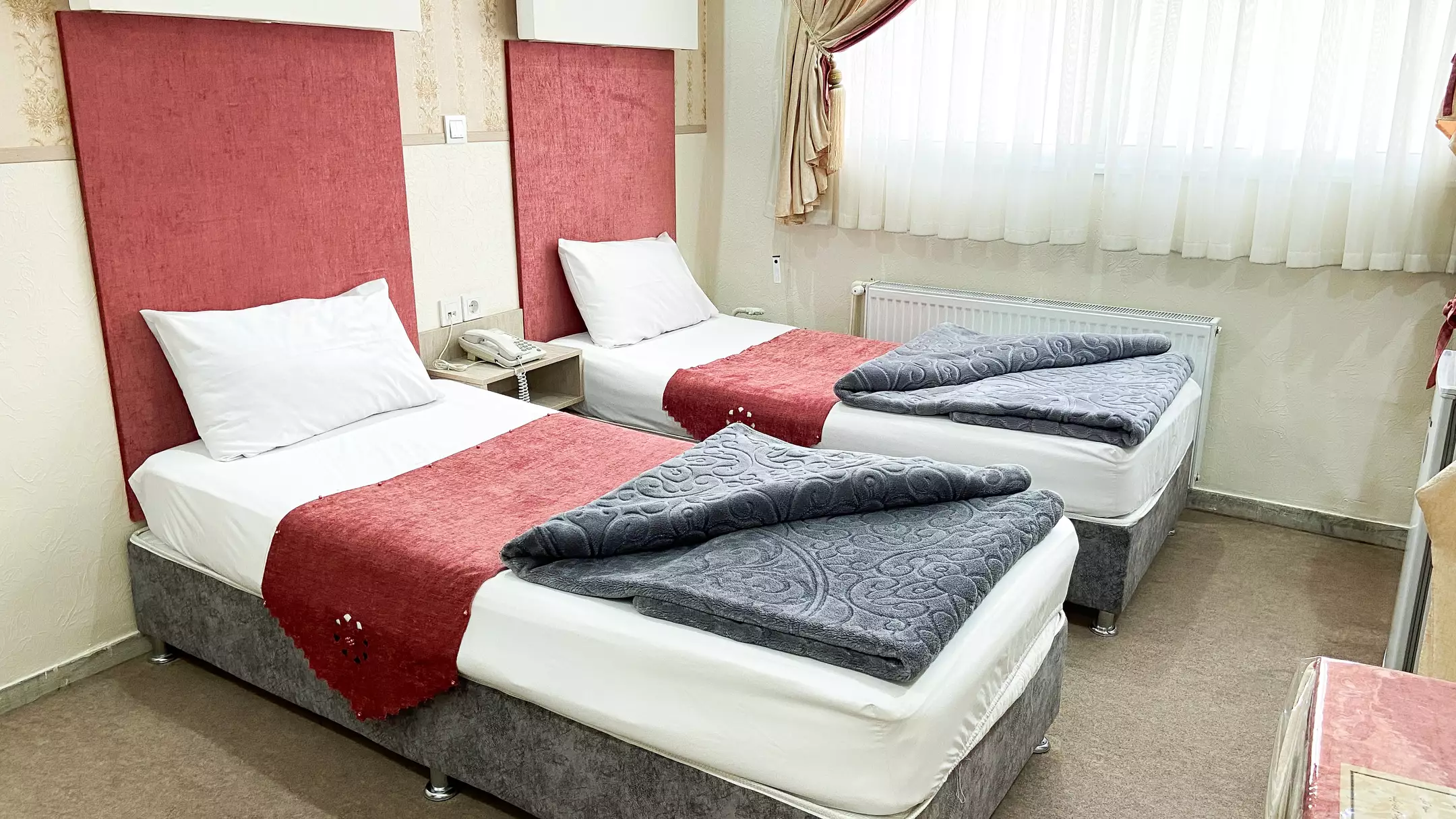 Alibaba https://cdn.alibaba.ir/ostorage/hotel-accommodation-images/6704dcffb347cc1bd8f4bc6b_b020f161-e69b-47c9-a870-b3aa0922b902_دو تخته (2).webp